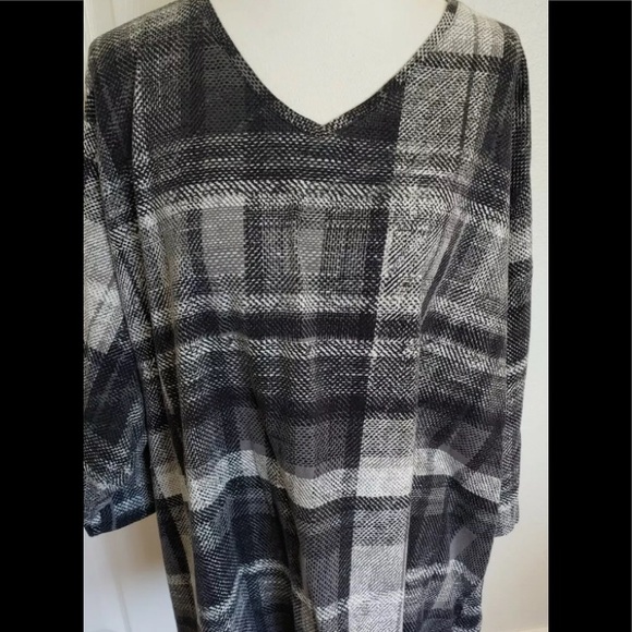 SOLD Catherine V Neck Plaid Top - Picture 5 of 10